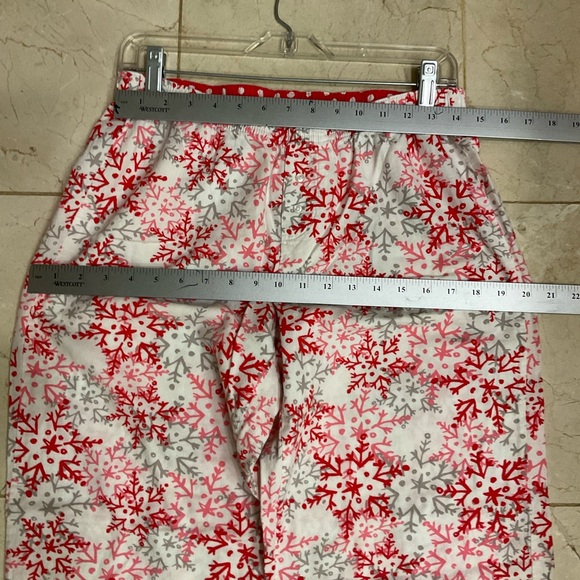 Victoria’s Secret Flannel Pajama Set, Red & White Snowflakes, Sz S - Picture 14 of 15